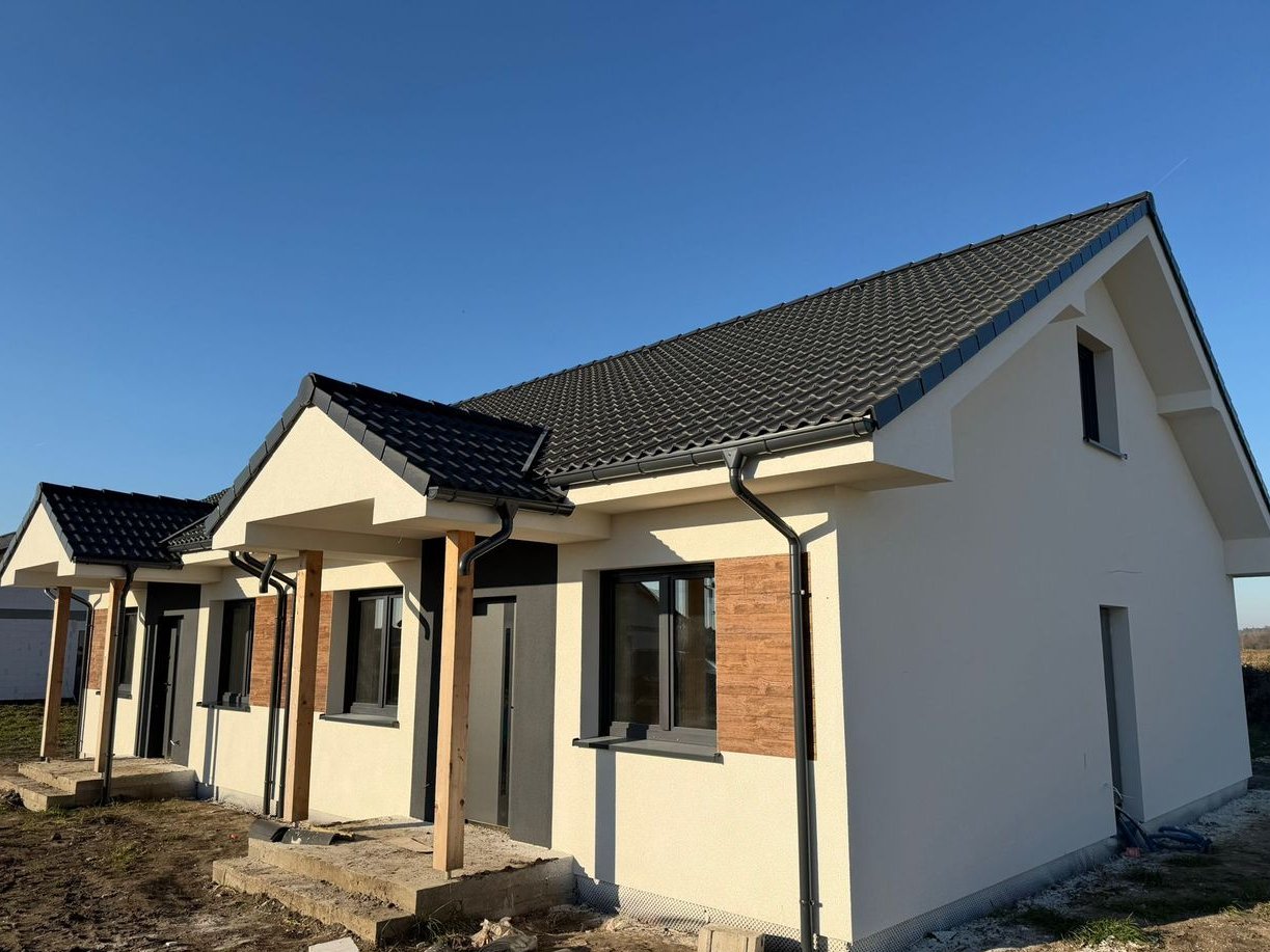 ŁUPIŃSKI DEVELOPMENT Polub nas. Dom wraz z działką