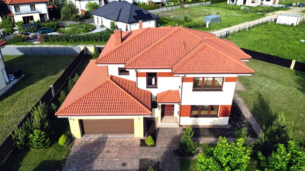 Przestronny dom z dużym garażem pod Konstancinem. Nowa cena !