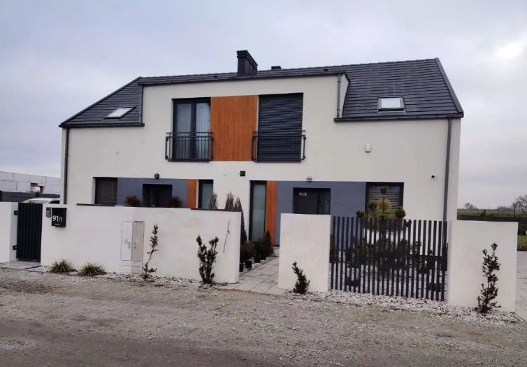 Nowoczesny dom 120m2 w Tarnowie Podgórnym na sprzedaż. Duża działka