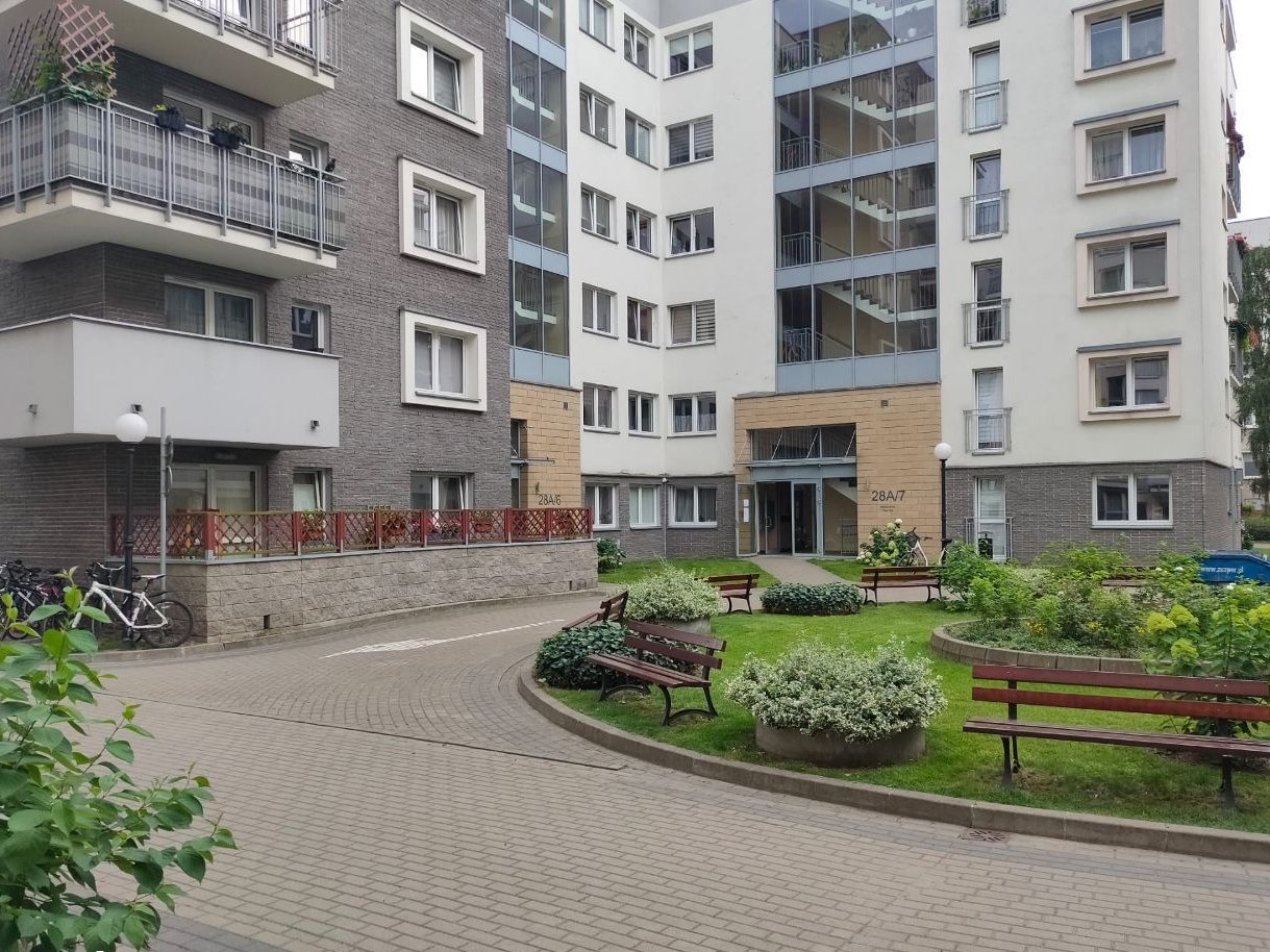 Kawalerka na zamkniętym osiedlu na Piątkowie.