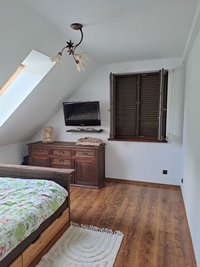 Dom nad jeziorem, przy lesie, okolice Olsztynka.