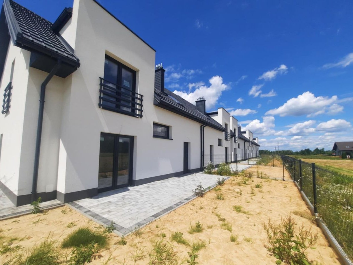 Nowe osiedle obok lasu na północy Głogowa Młp.