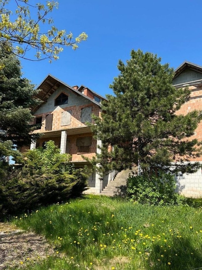 Dom w stanie surowym - pensjonat, hotel, DPS itp.