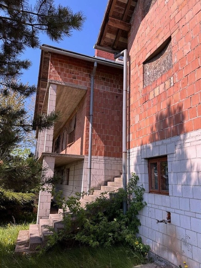 Dom w stanie surowym - pensjonat, hotel, DPS itp.