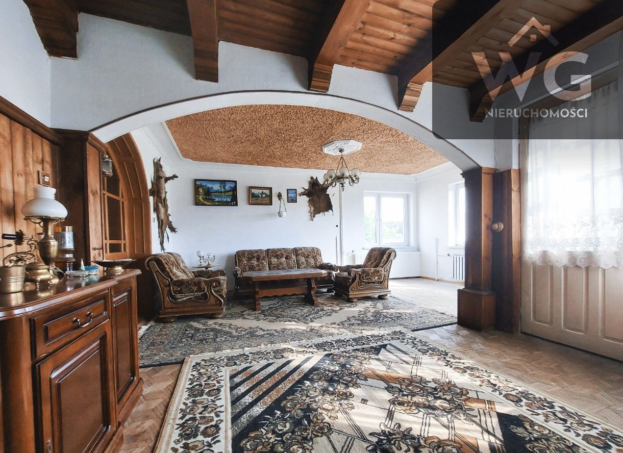 Dom z dużym potencjałem! 3 mieszkania, pracownia!