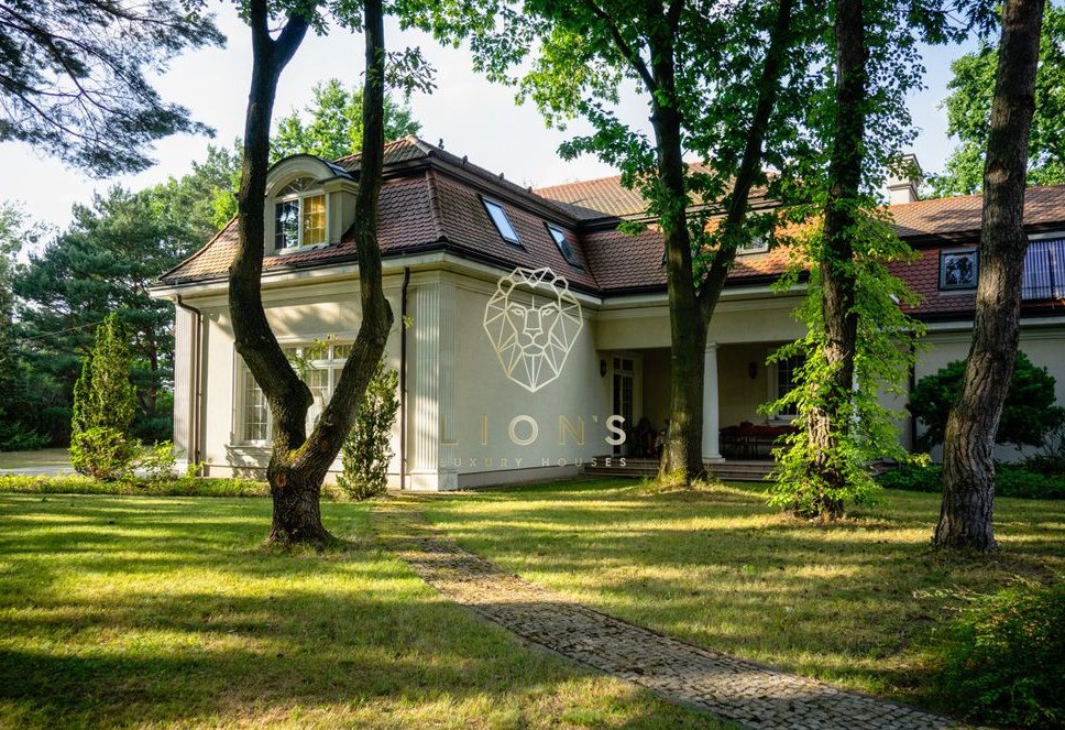 Rezydencja. z pięknym ogrodem 3500m2