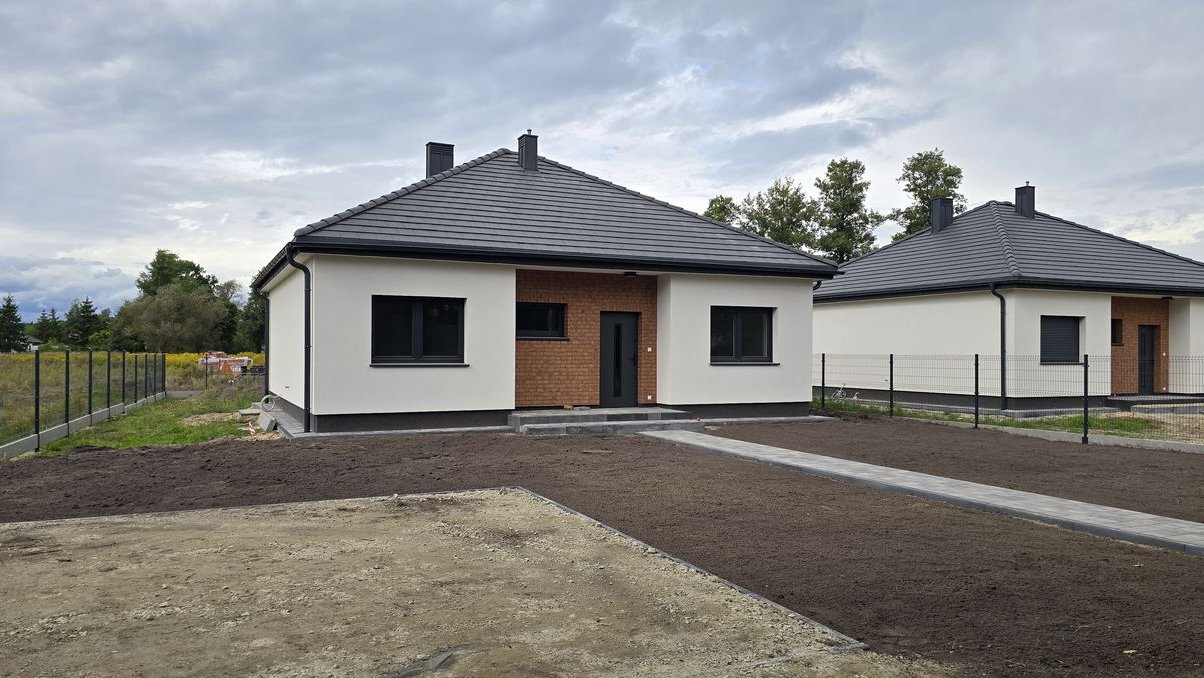 Nowoczesny Dom jednorodzinny 83 m2 + 15m2 strychu, z ogrodem 660m