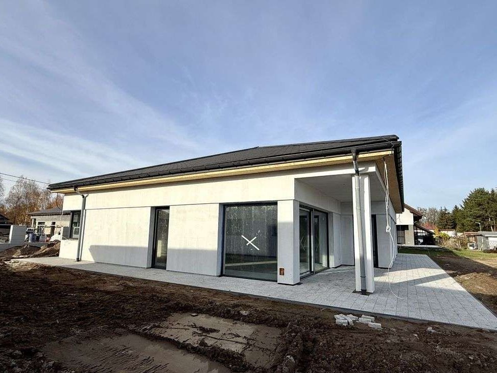 Dom parterowy pod Nadarzynem z szybkim dojazdem