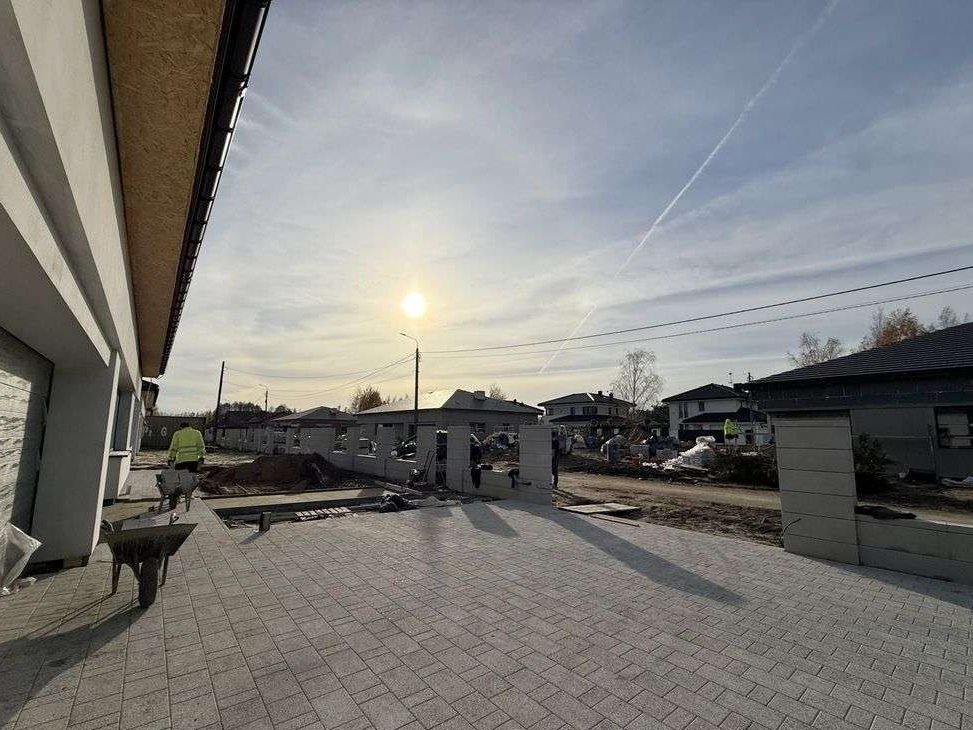 Dom parterowy pod Nadarzynem z szybkim dojazdem