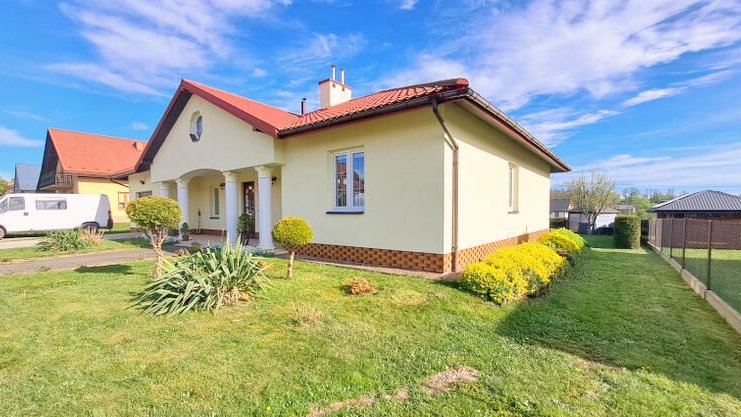 Elegancki parterowy dom w Starej Wsi na Podkarpaciu