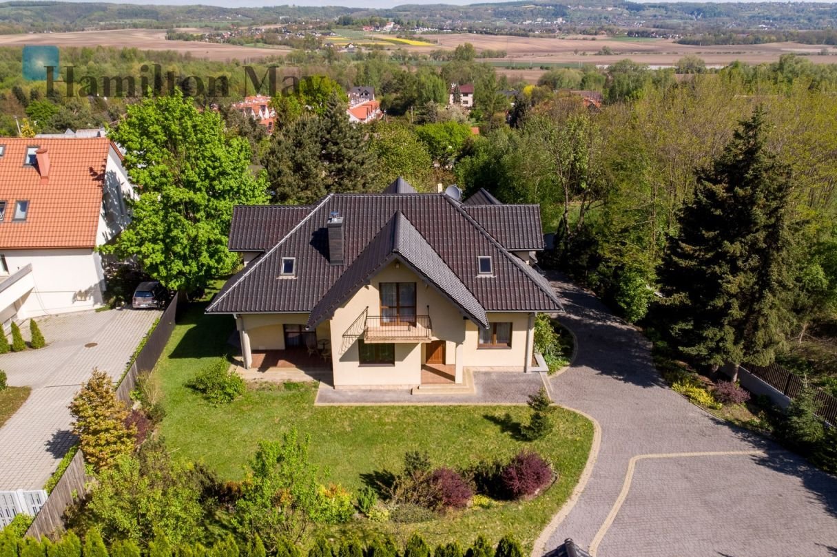 Atrakcyjny dom pod lasem w Zabierzowie 14 ar