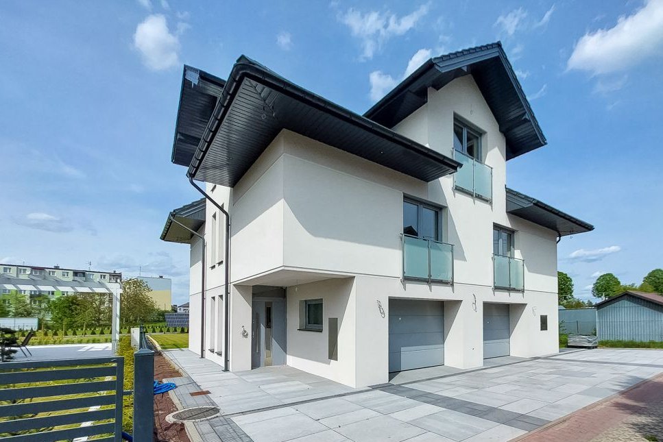 Atrakcyjny dom klasy PREMIUM z piękną działką w centrum Dębicy!