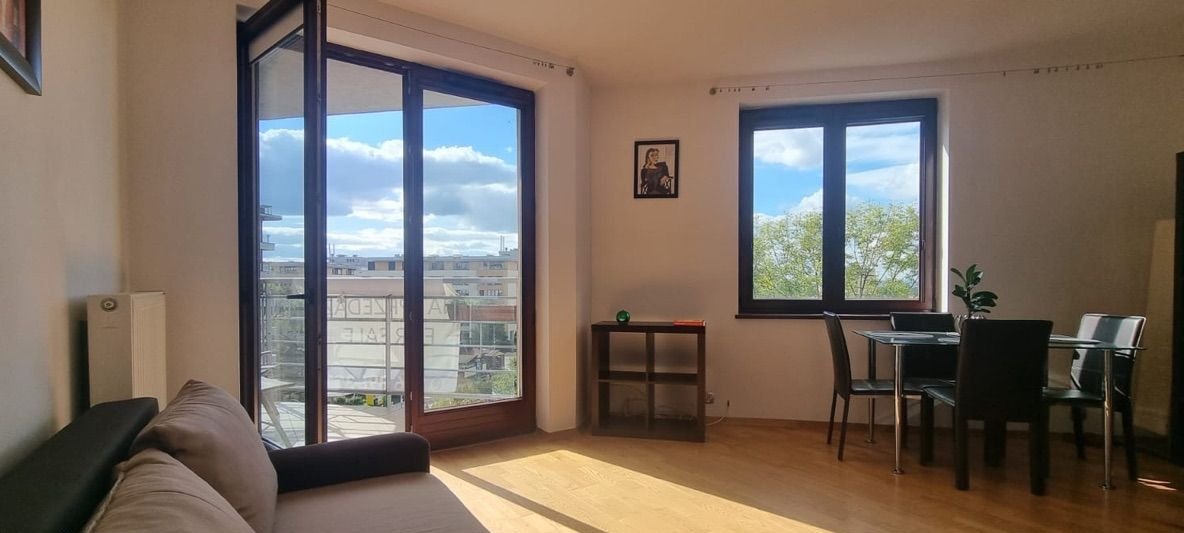 3 pokojowe mieszkanie ul. Bobrzyńskiego.