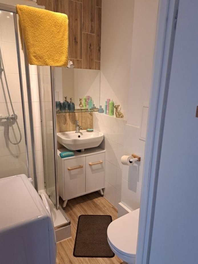 Kawalerka 28 m2, Wrzeciono, balkon, kuchnia oddzielna, las, metro