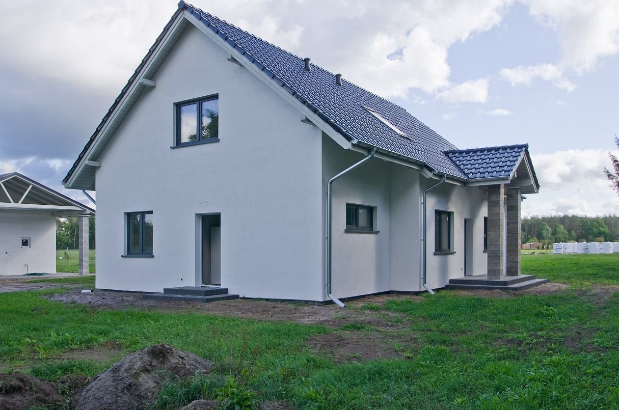 Komarowo nowy dom na działce 2440 m