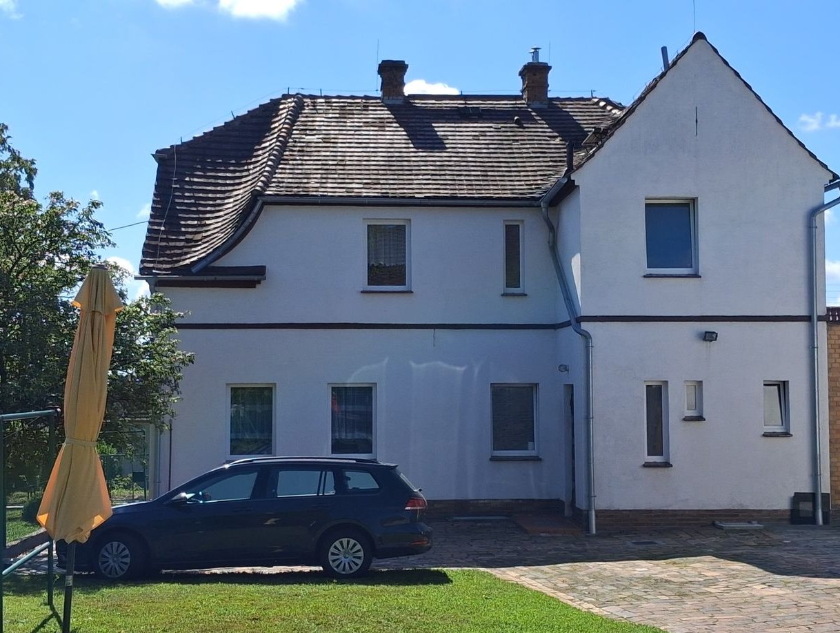 Przestronny dom z ogrodem i garażem