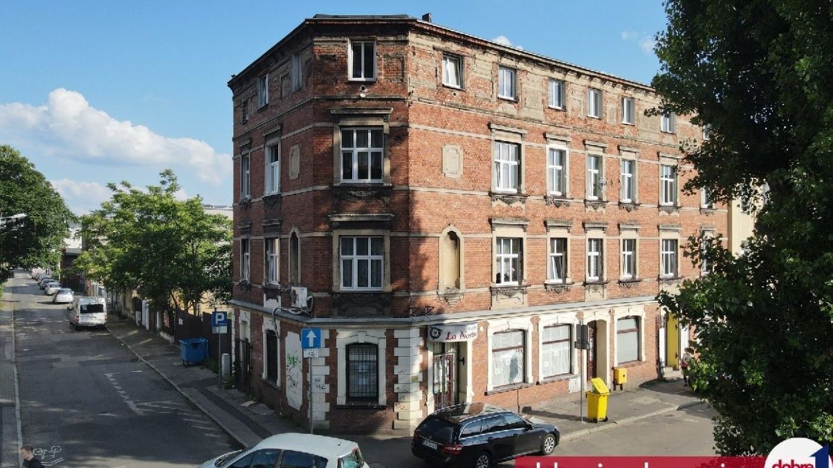 Dochodowa kamienica | 8 mieszkań | 2 lokale uslug.