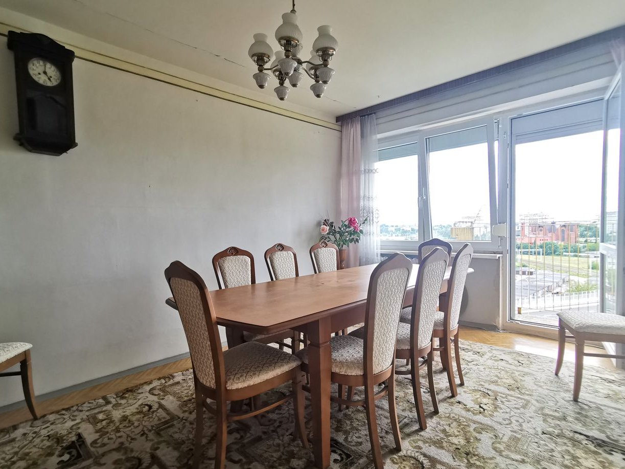 Sprzedam mieszkanie, 4 pokoje, balkon