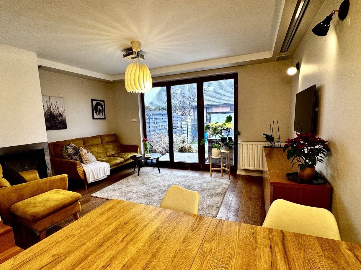 Dom na sprzedaż – 104 m², skrajny segment, granica Krakowa i Zielonek