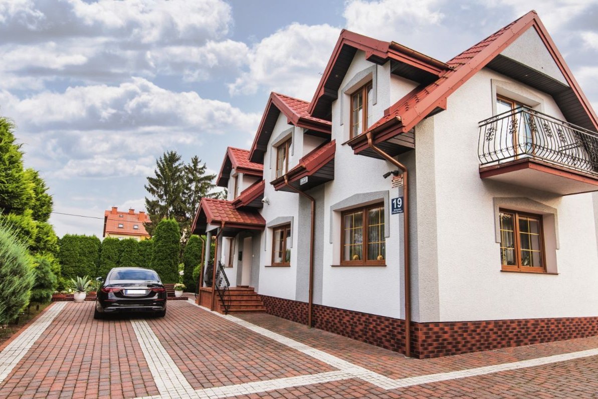 Dom z dużą dzialką - bezpośrednio