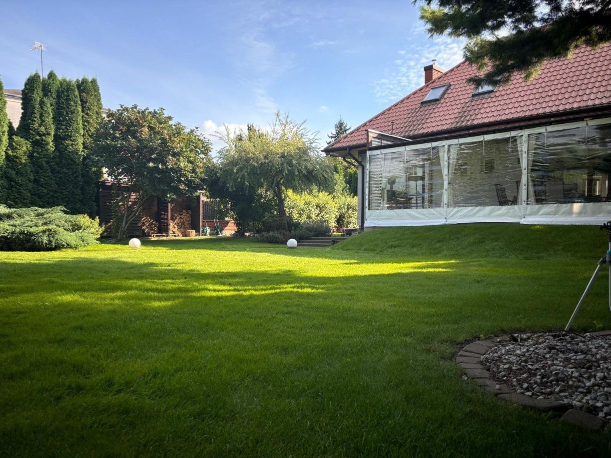 Sprzedam dom jednorodzinny z pięknym ogrodem