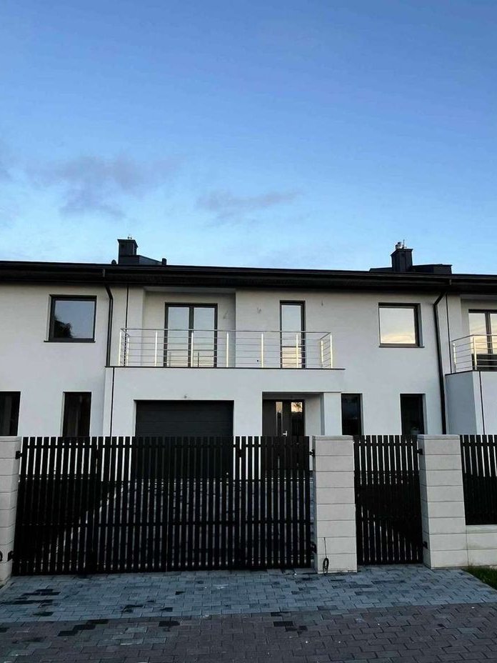 Nowoczesny dom szeregowy z garażem i tarasem 5 pokoi