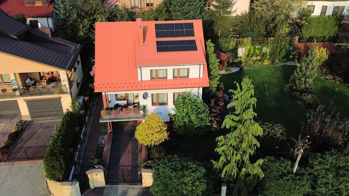 Duży dom 220m2 z pięknym ogrodem (działka 11 ar)