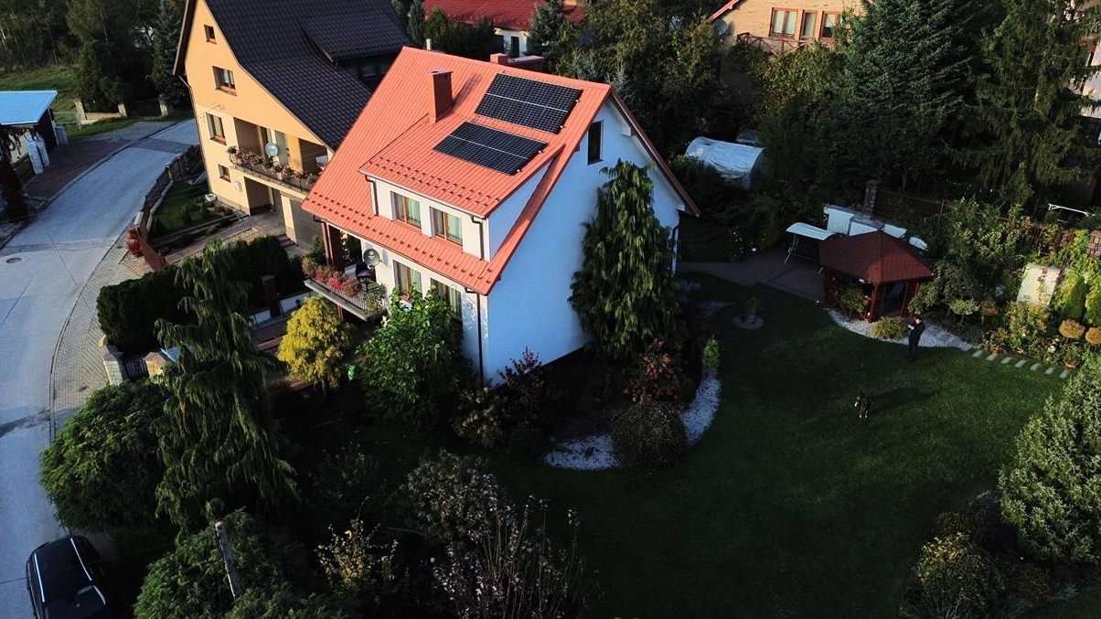 Duży dom 220m2 z pięknym ogrodem (działka 11 ar)