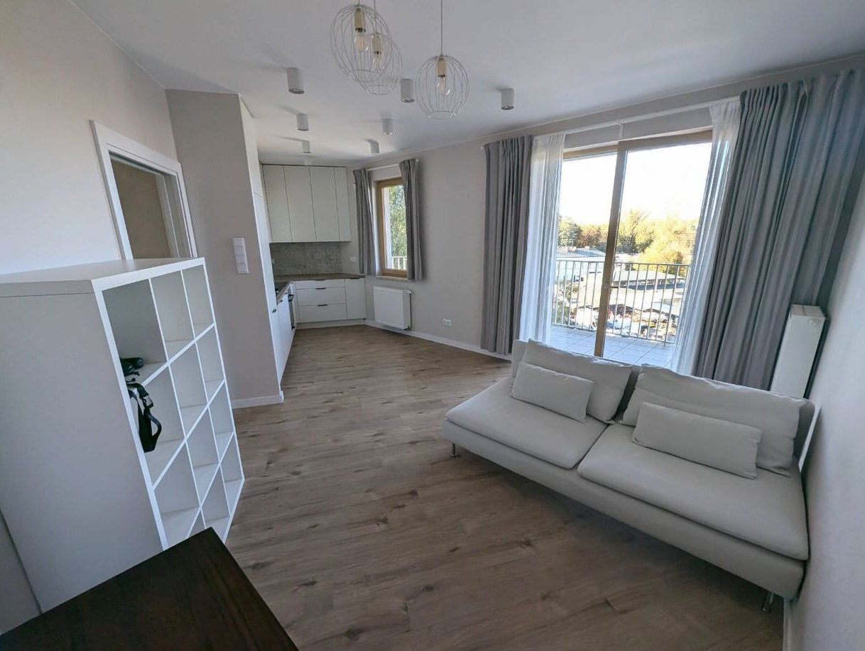 2 pokoje | 42,71 m² | Ostatnie piętro | Metro 10 min | Garaż | Balkon