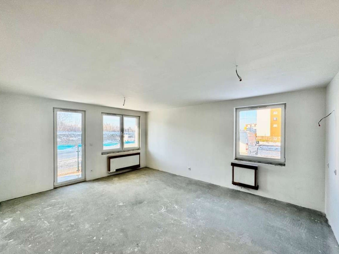 82 m2 możliwy podział na 2 mieszkania Gotowe Projektant Komórka Garaż