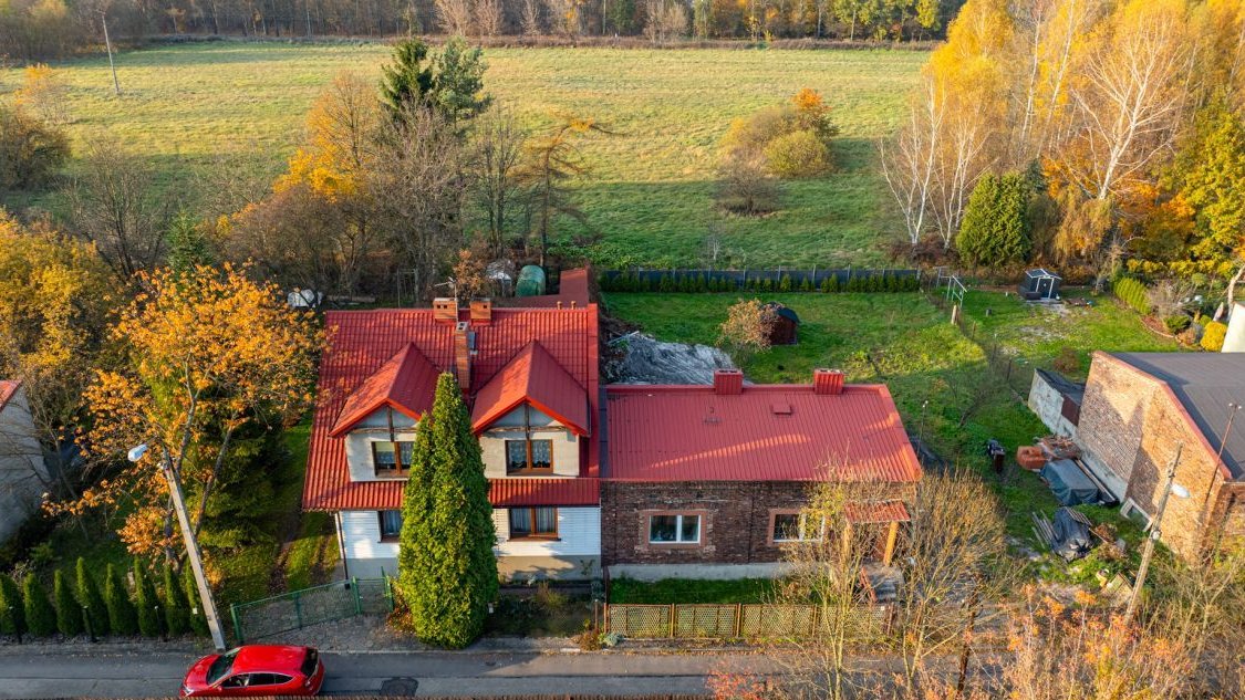 Mały dom z gotowym projektem rozbudowy w Sosnowcu.