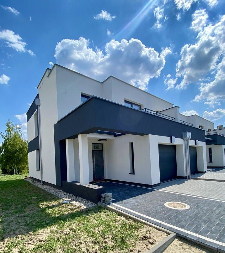 Nowoczesny Dom z jeziorkiem -oddany do użytkowani!