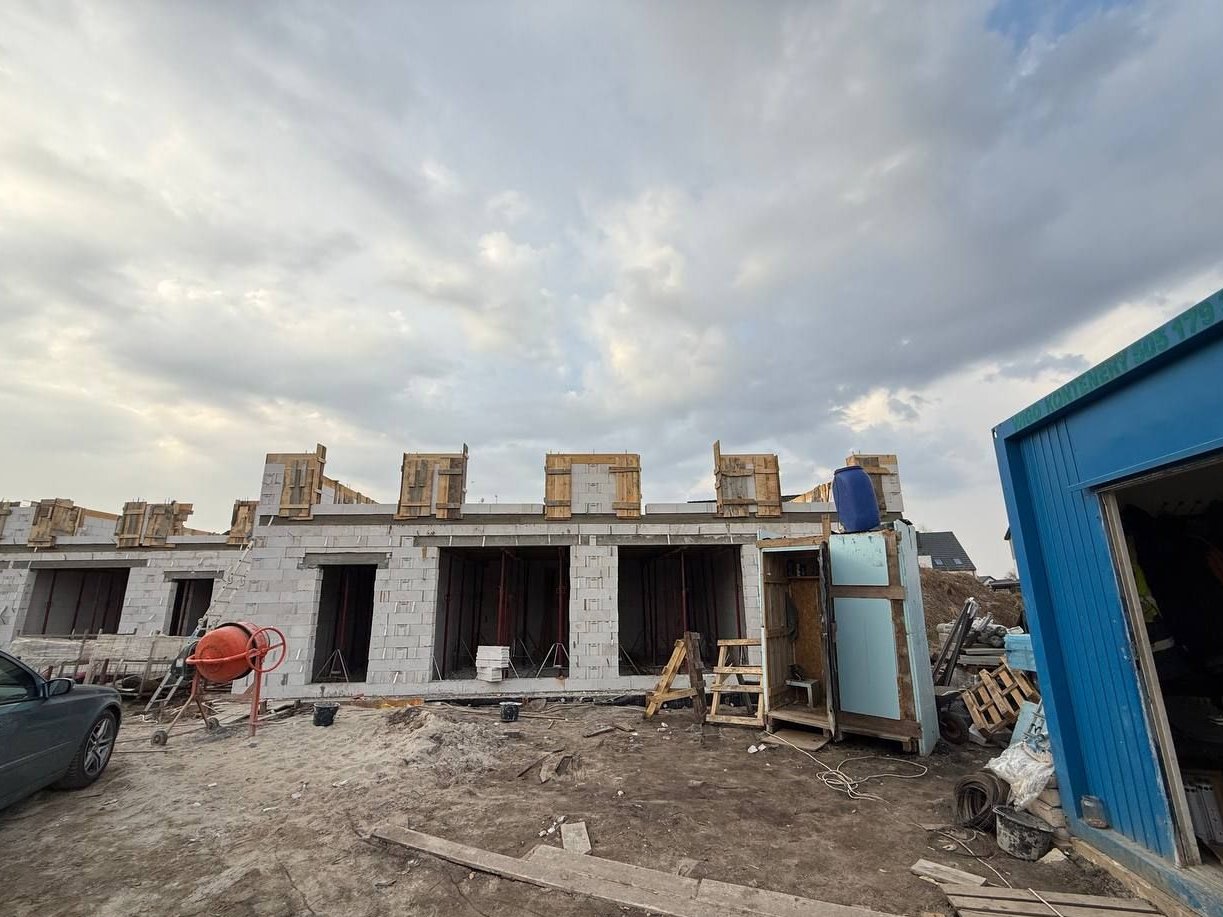 Dom jednorodzinny dwulokalowy w Bawarskim stylu z prywatnym ogródkiem