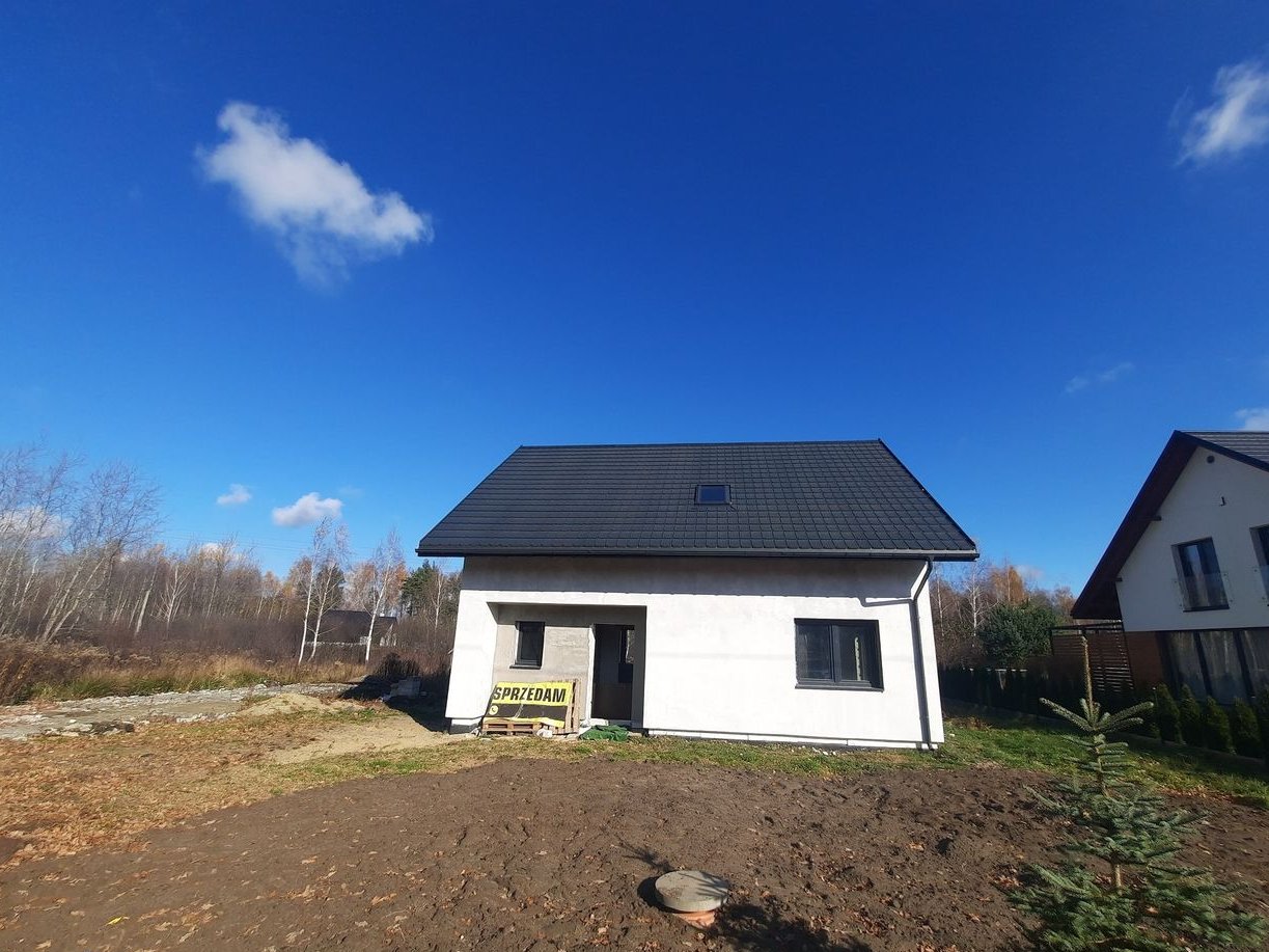 Dom na północy Głogowa, Media, Asfalt