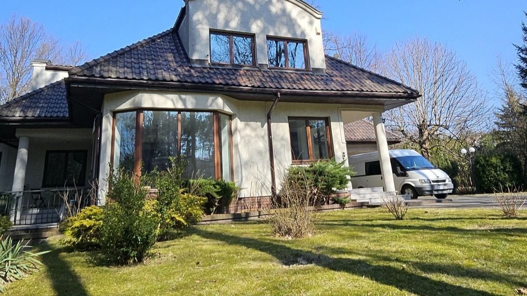 Dom 450 m2 otoczony starodrzewiem