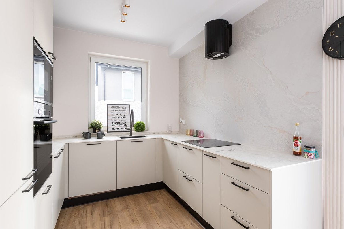 Dom B1, Bielsko- Biała, ul. 13 Zakrętów, Dom Pod Klucz!