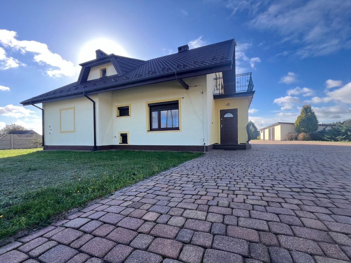 Do sprzedania dom Strzelce Wielkie do zamieszkania, duża działka