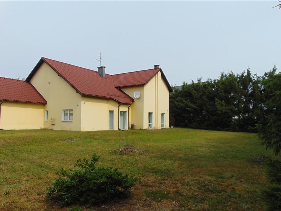 Atrakcyjny dom na dużej działce w Zielonej Górze