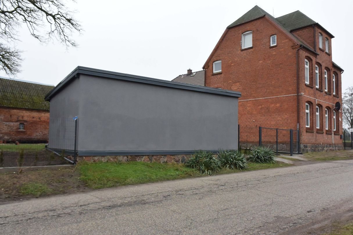 Klimatyczny dom poza miastem 200mkw garaże strych.