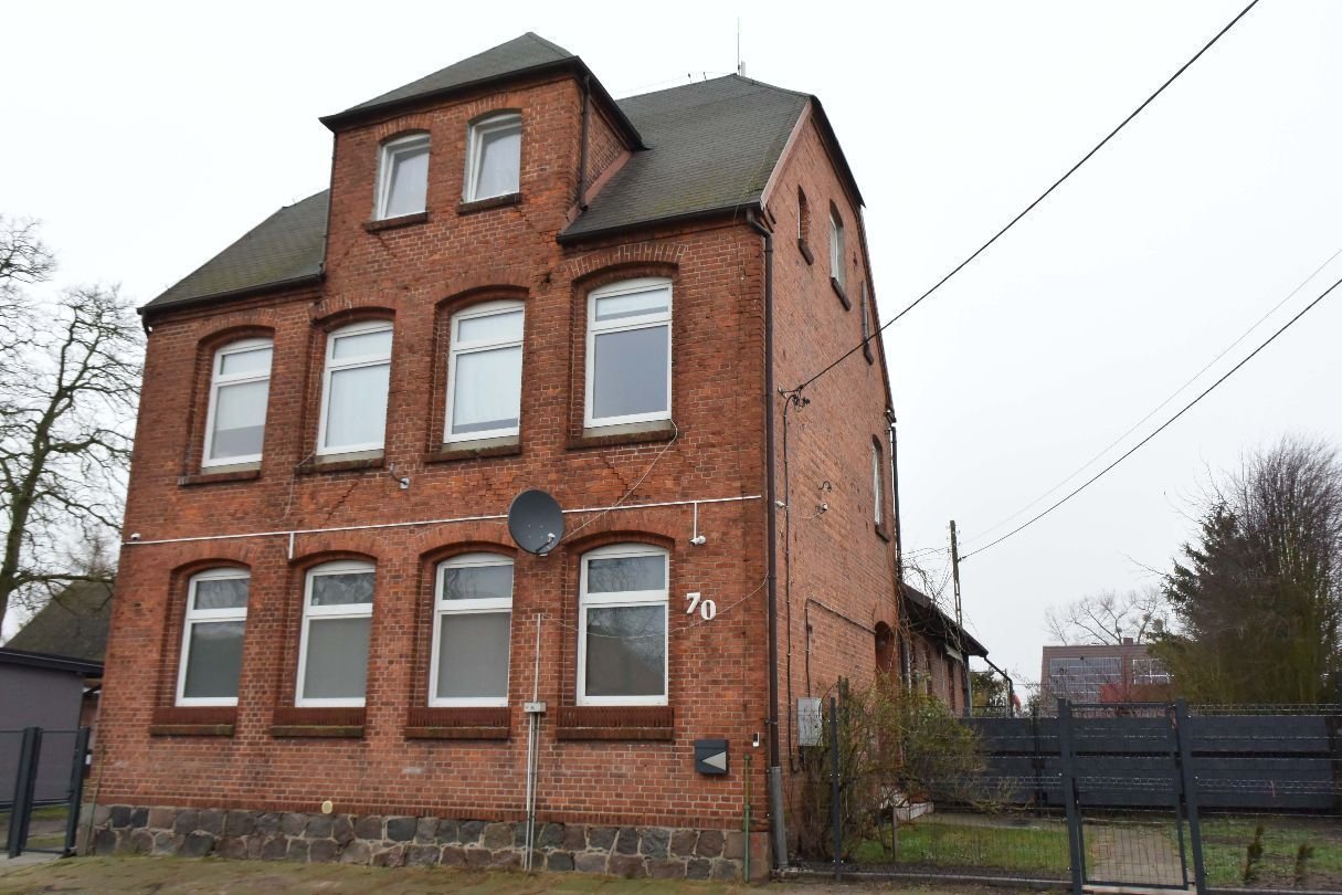 Klimatyczny dom poza miastem 200mkw garaże strych.