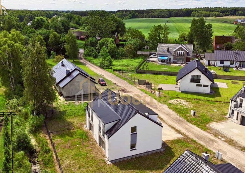Bliźniak w stanie deweloperskim - Białuń