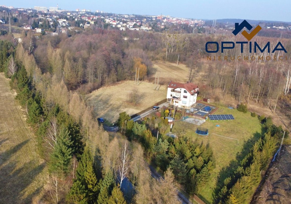 Duży dom na dużej działce pod lasem