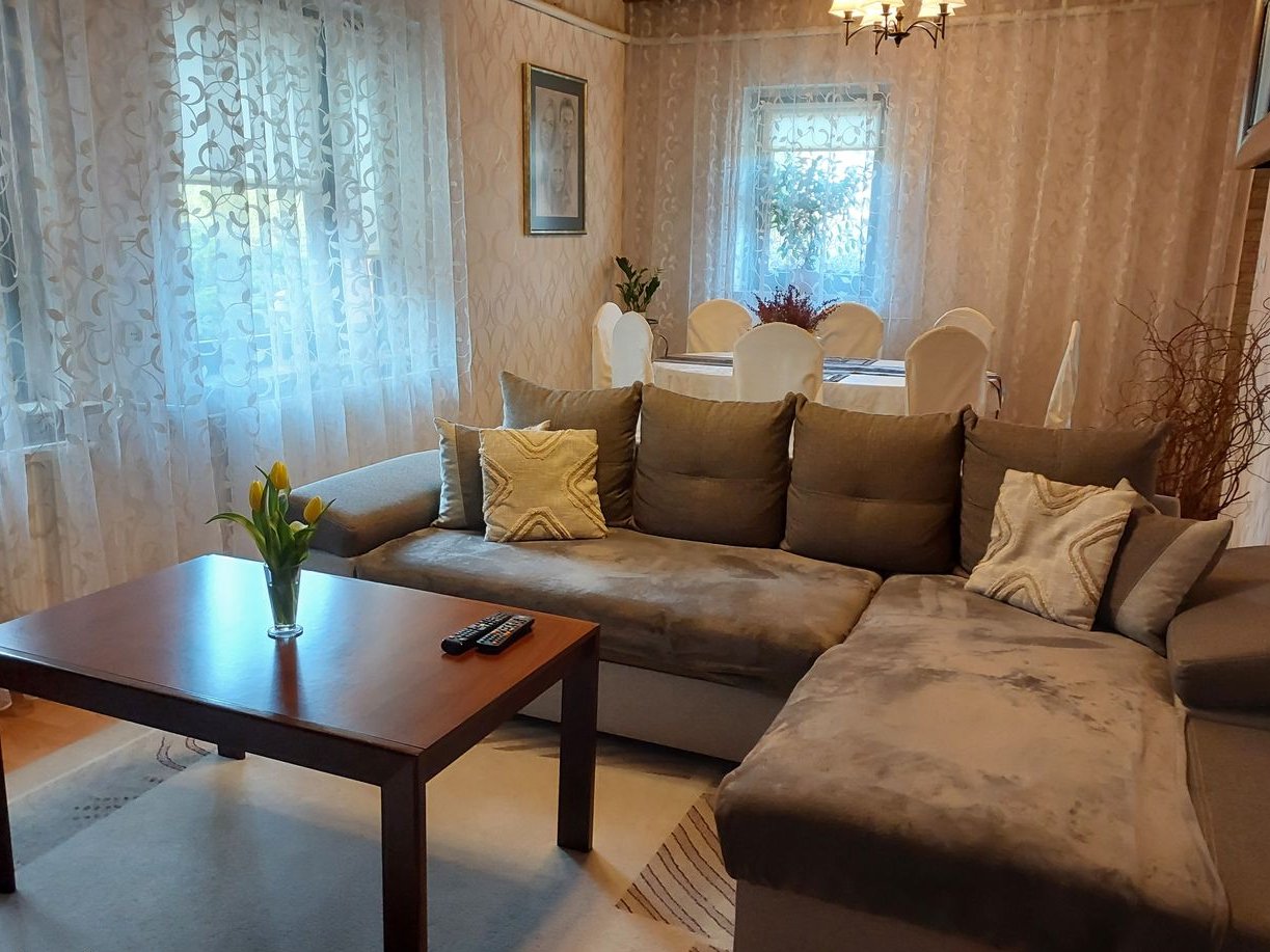 Posiadłość z dużym potencjałem na dużej działce ! !!