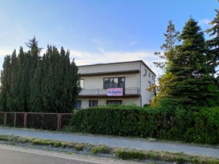 Dom piętrowy i budynek gosp. o pow. 230m2/150m2