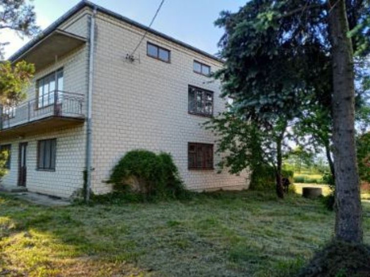 Dom piętrowy i budynek gosp. o pow. 230m2/150m2