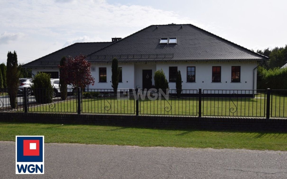 nowoczesny, wolnostojący dom w Kulowie