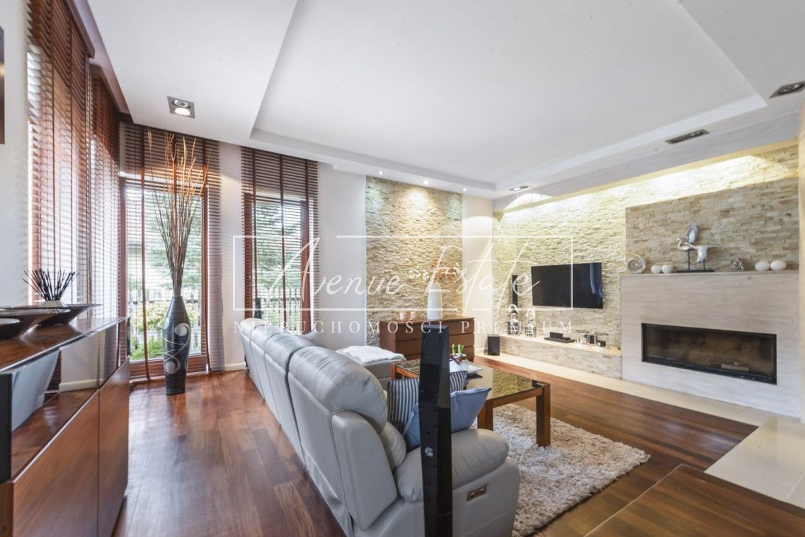 Piękna Działka/Jakościowy Dom/Wyborna Lokalizacja