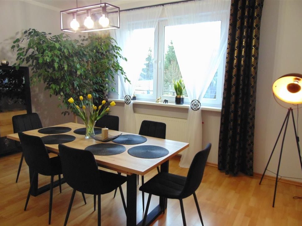 Dwurodzinny dom z budynkami gosp. na dużej działce - Krężoły