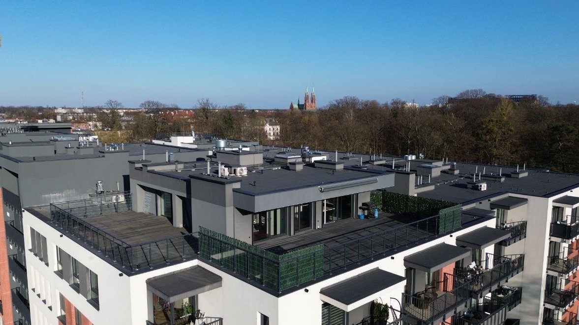 Eksluzywny penthouse na dachu budynku.