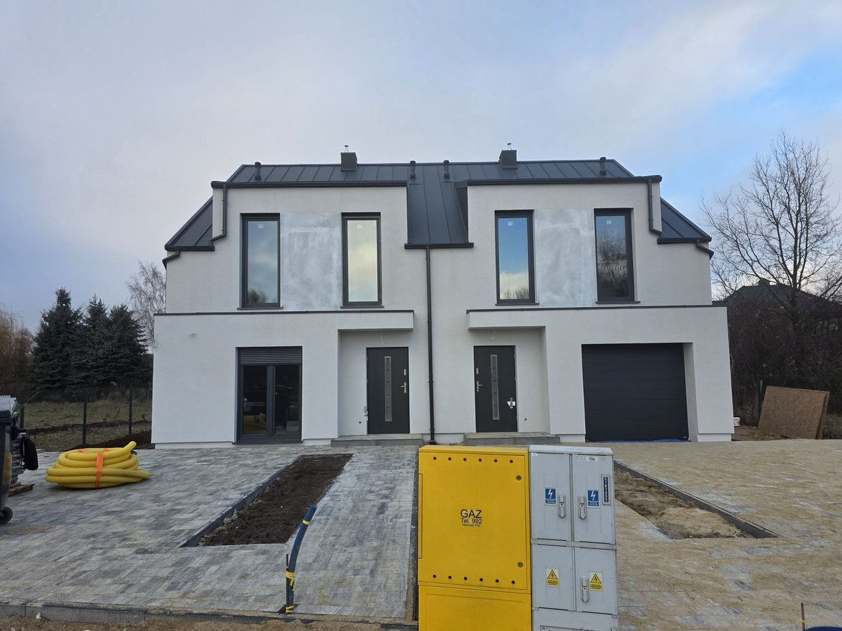 Nowoczesny dom 122 m² z garażem i ogródkiem